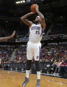 后卫们以坚 后卫们以坚